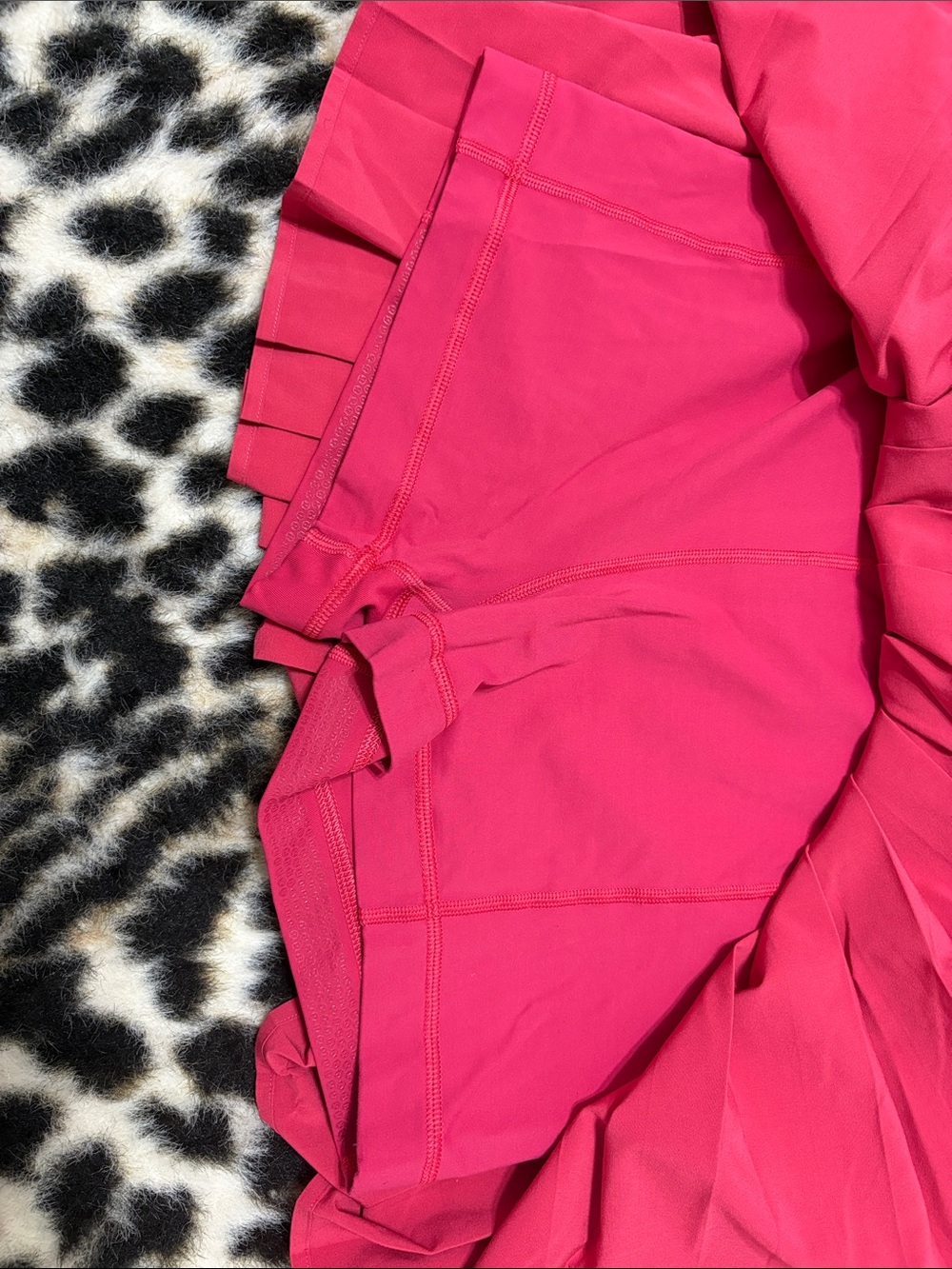 lululemon athletica Hot Pink Pleated Skater Skirt - Picture 4 of 6